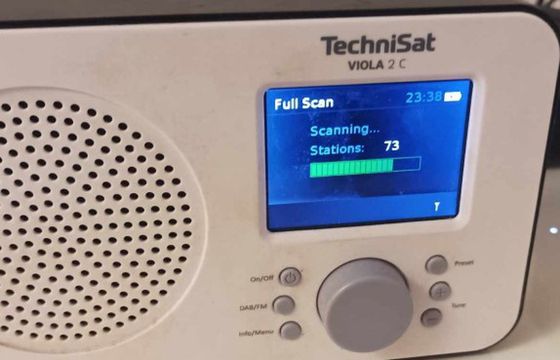 Ponad 70 stacji w DAB+ w jednym mieście? „Sytuacja Polski i Francji zupełnie różna”