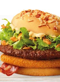 Policja pilnowała McDonald's. Burger Drwala powoduje szaleństwo