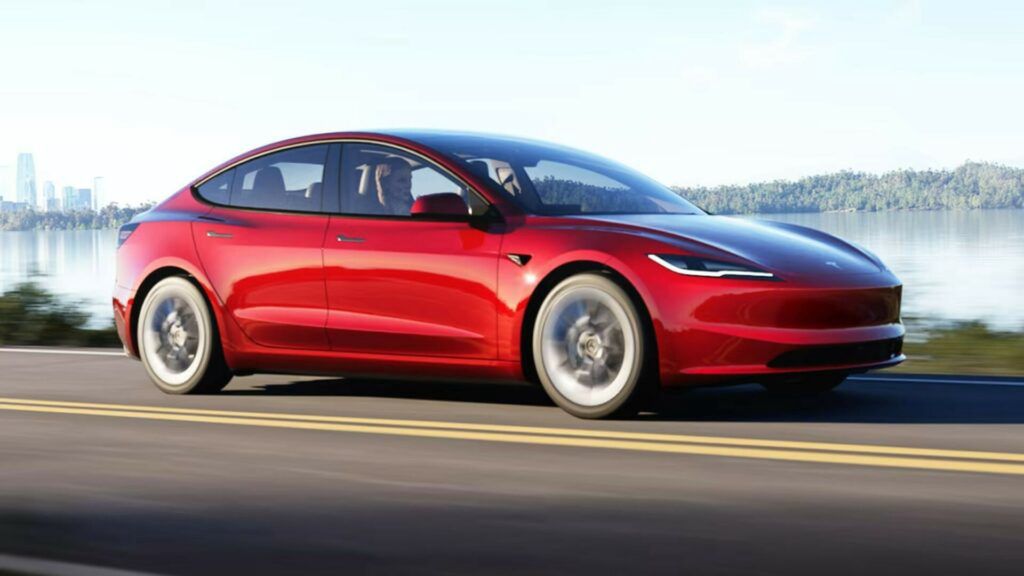 Tesla odświeżyła Model 3. Wygląda lepiej nie tylko na zewnątrz