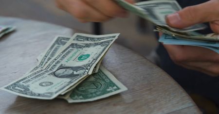Dziewczyna za 200 dolarów. Współczesne niewolnictwo w Indiach