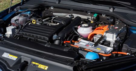 Ulgi dla hybryd plug-in. Ekolodzy chcą ich likwidacji, polski rząd nadal zamierza je promować