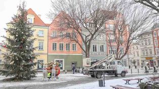 Zielona Góra: Przy Ratuszu stanie choinka. Będą też iluminacje