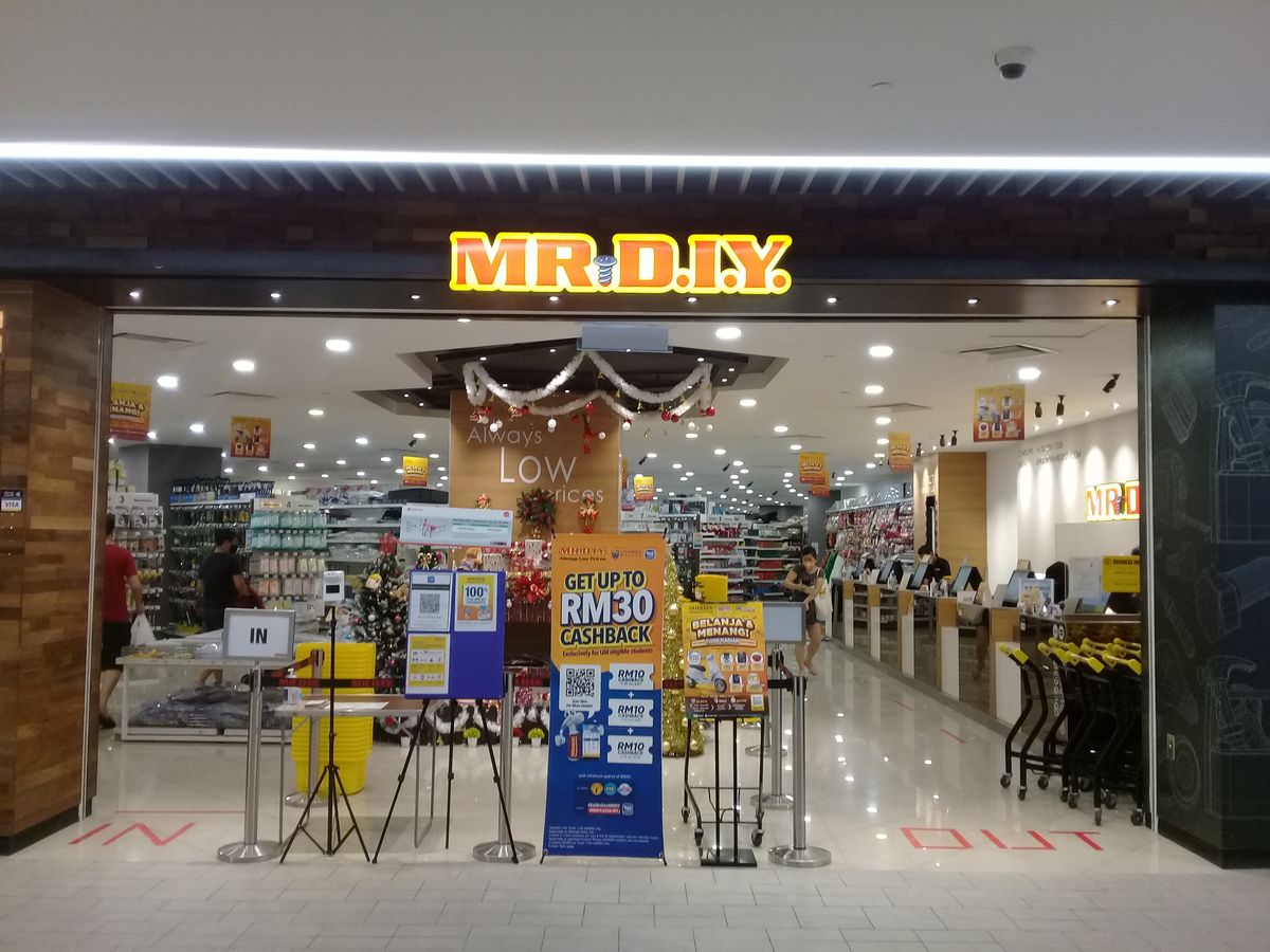 The new network enters Poland.  The Malaysian giant's first store this year