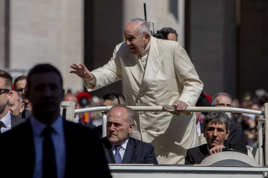 Papież o czerpaniu przyjemności