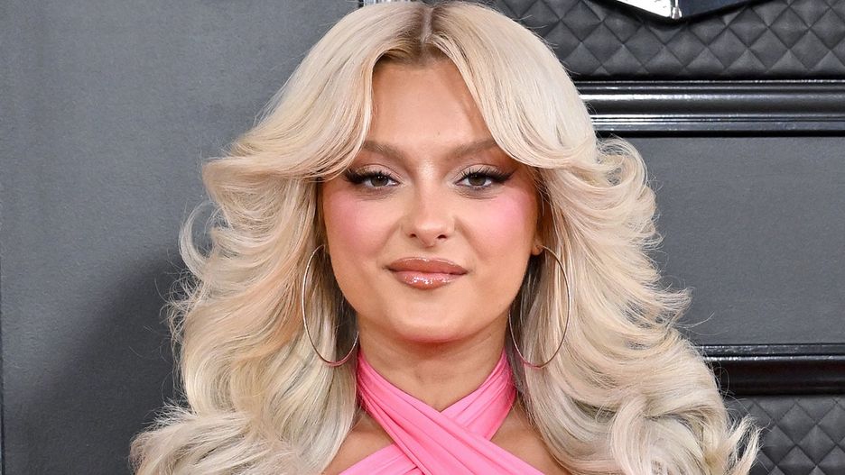 Bebe Rexha w stylu "barbiecore"