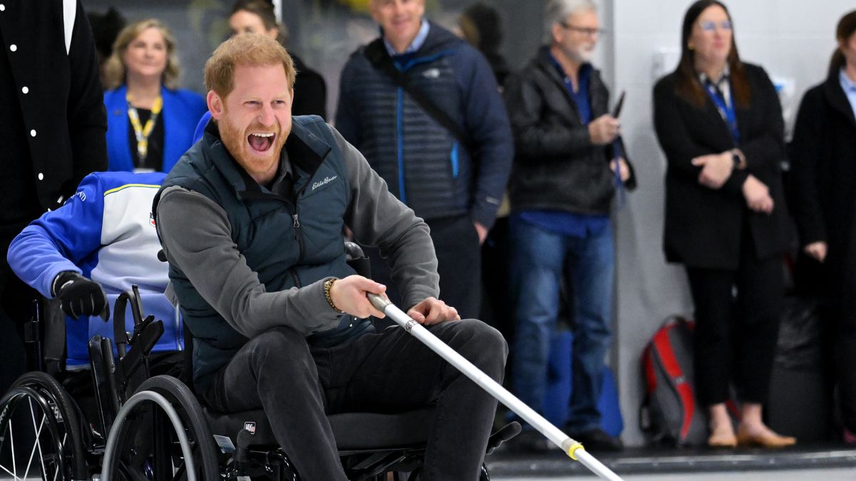 VANCOUVER, CANADA - FEBRUARY 16: Prince Harry, Duke of Sussex attends the Invictus Games One Year To Go Winter Training Camp at Hillcrest Community Centre on February 16, 2024 in Vancouver, Canada. (Photo by Karwai Tang/WireImage)