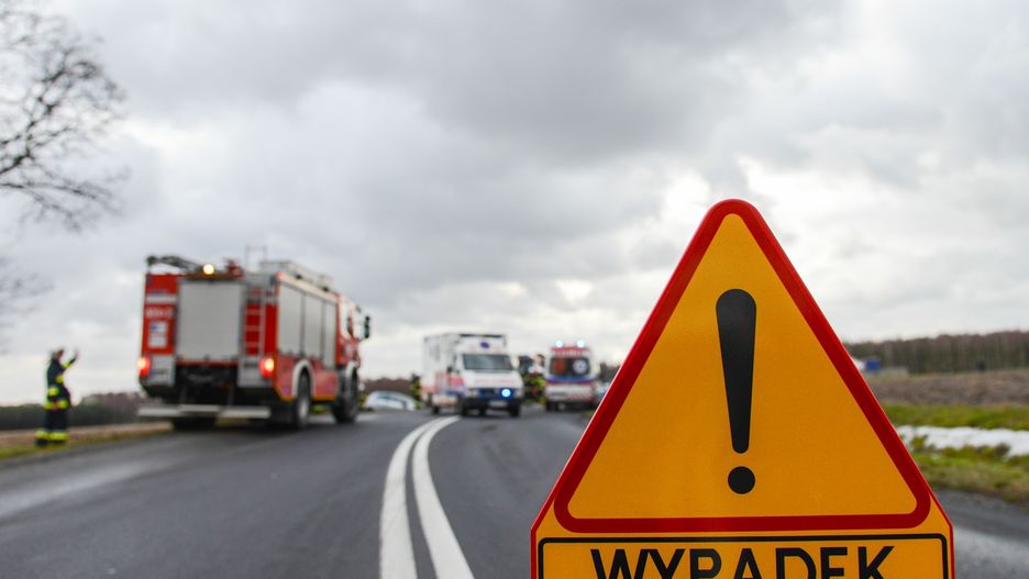 Policja wyjaśnia okoliczności wypadku.
