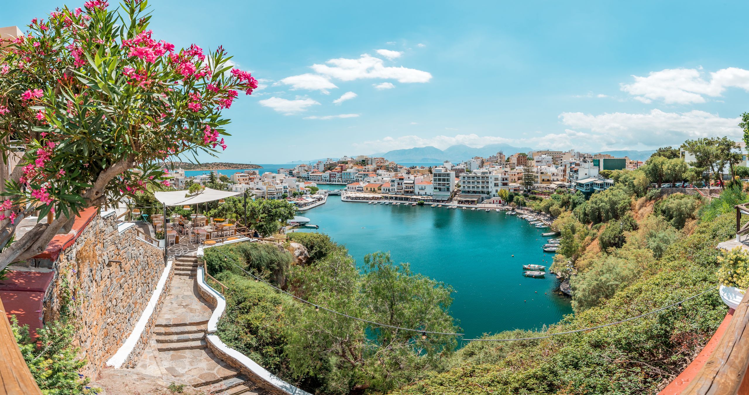 Widok na jezioro Voulismeni