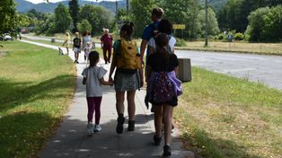 Zapraszamy na spacer do Brennej. Miejscowość ma letnikom wiele do zaoferowania. To m.in. widokowe górskie szlaki czy kąpiel w rzece