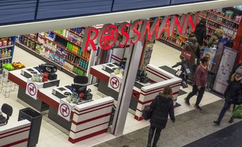 Akcesoria do makijażu nawet 45 proc. taniej. Rossmann nie żartuje