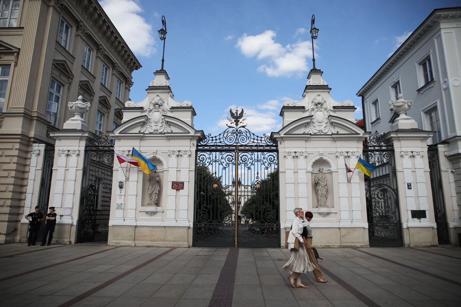 brama
Albert Zawada
kampus g��wny, studia, Uniwersytet Warszawski, UW, flaga, Polski, Ukrainy