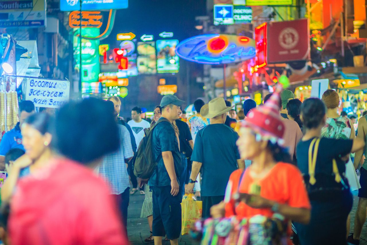 Nightclubs in tourist towns will be open until four in the morning.