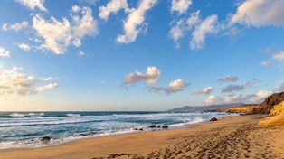 Playa del Viejo Rey na Fuerteventurze – fale, klify i zachód słońca