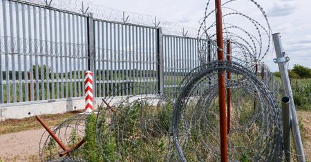 Wojsko jest już na granicy z Białorusią. Powstaje kolejna zapora