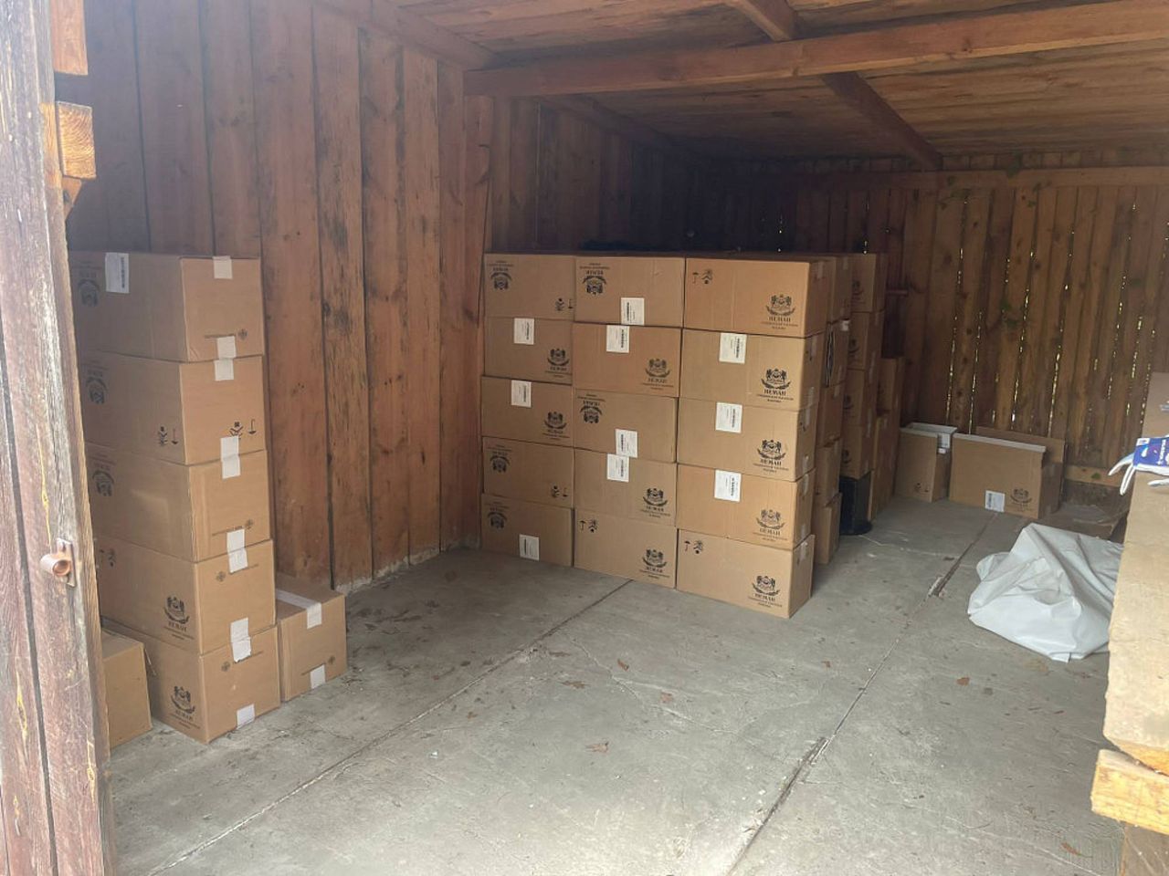 Kontrabanda w Warszawie. Policja przejęła prawie 1 mln sztuk