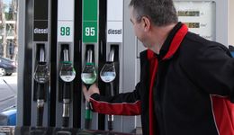Ceny paliw od poniedziałku. Spadki nawet 5 gr na litrze