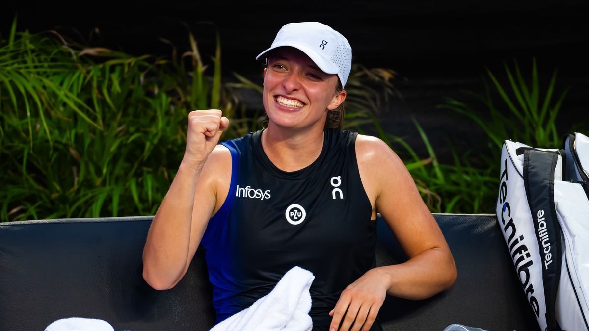 CANCUN, MEXICO - NOVEMBER 06: Iga Swiatek of Poland reacts to defeating Jessica Pegula of the United States in the final of the GNP Seguros WTA Finals Cancun 2023 part of the Hologic WTA Tour on November 06, 2023 in Cancun, Mexico (Photo by Robert Prange/Getty Images)