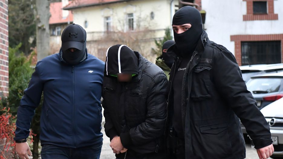 doprowadzenie
Adam War�awa
doprowadzenie, prokuratura, Prokuratura Wejherowo, zatrzymana, zatrzymany, dziecko, dziewczynka, uduszenie