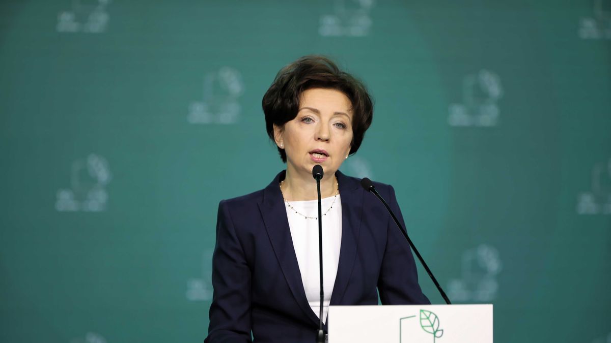 Warszawa, 23.04.2021. Minister rodziny i polityki społecznej Marlena Maląg w trzecim dniu II edycji Szczytu Klimatycznego TOGETAIR w Warszawie, 23 bm. Podczas szczytu omawiane są konsekwencje zmian klimatycznych, polityka sprawiedliwej transformacji oraz dbałości o czyste powietrze. (amb) PAP/Leszek Szymański