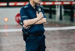 Wjechał w budynek sądu na Bemowie. Kierowca wyłamał szlaban