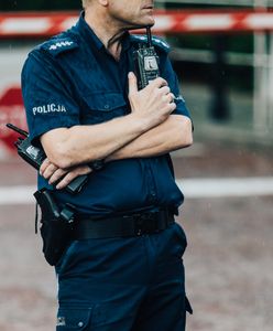 Wjechał w budynek sądu na Bemowie. Kierowca wyłamał szlaban