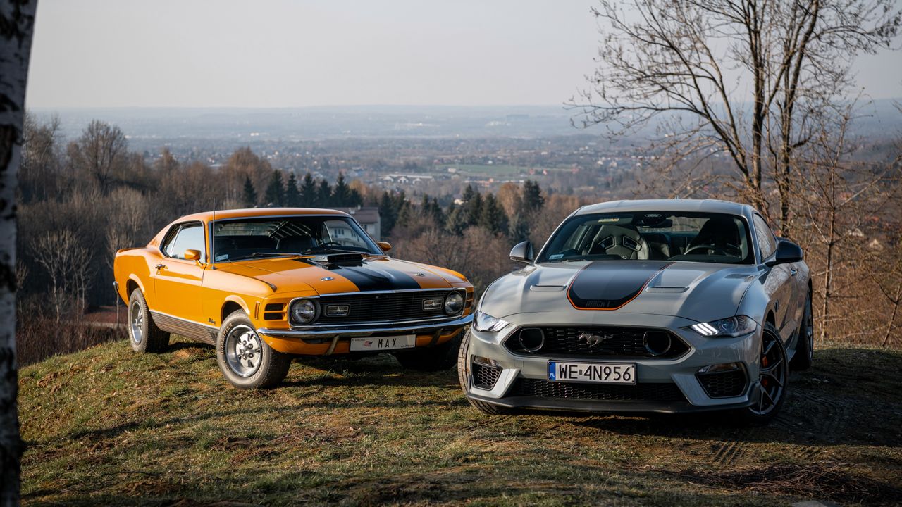 Ford Mustang Mach 1 (2022) vs. Ford Mustang Mach 1 428 Cobra Jet (1970)