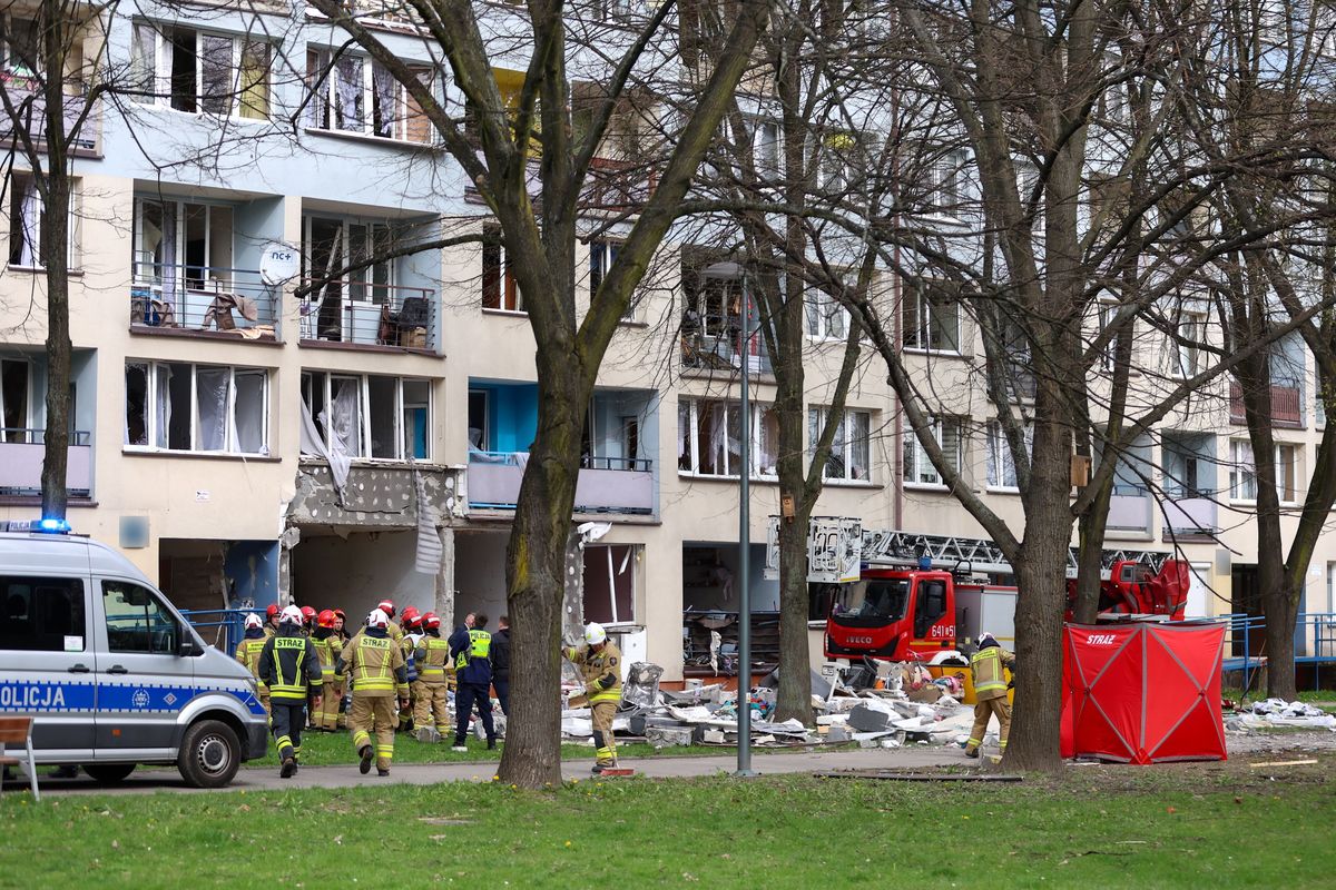 lokalne, wybuch gazu, blok Wybuch gazu w bloku. Kilkanaście osób poszkodowanych