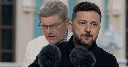 Co z orderem Zełenskiego? Dyplomata: nie odbierać