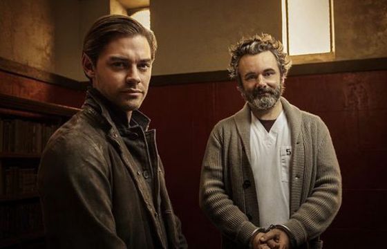 Tom Payne i Michael Sheen w serialu "Prodigal Son" telewizji Fox (wideo)