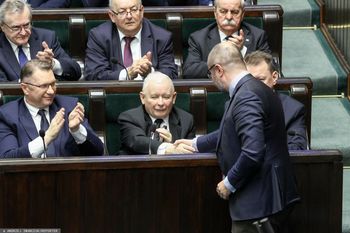 Zdradził, o czym rozmawiał z Kaczyńskim rok temu. "Kontrolowany podział"