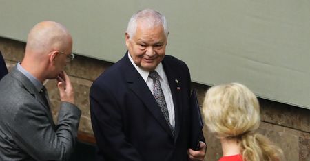 NBP tłumaczy się z podwyżki dla prezesa Glapińskiego