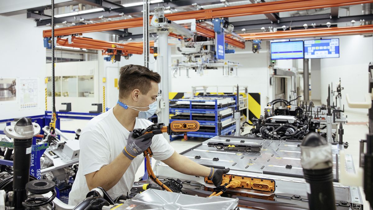 Produkcja akumulatorów w zakładach Volkswagena w Dreźnie