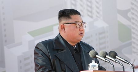Kim Dzong Un rządzi już 10 lat. Z tej okazji wezwał rodaków do oddania życia