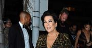 Kris Jenner w złotej mini w Cannes. Pasuje tam?