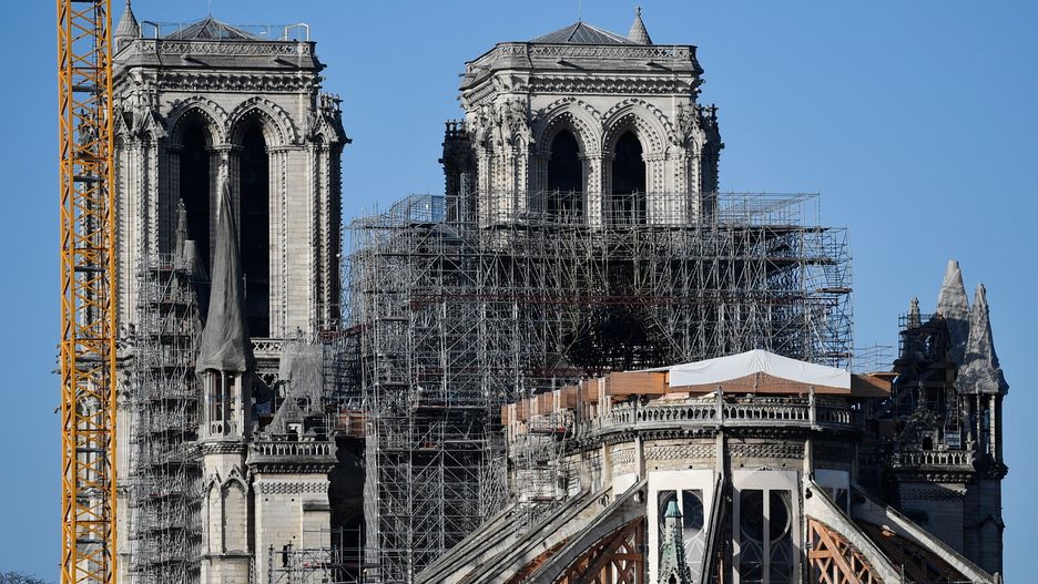 Paryż. Notre Dame po ogromnym pożarze