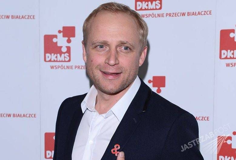 Dawno niewidziany Piotr Adamczyk na spotkaniu fundacji DKMS [ZDJĘCIA]