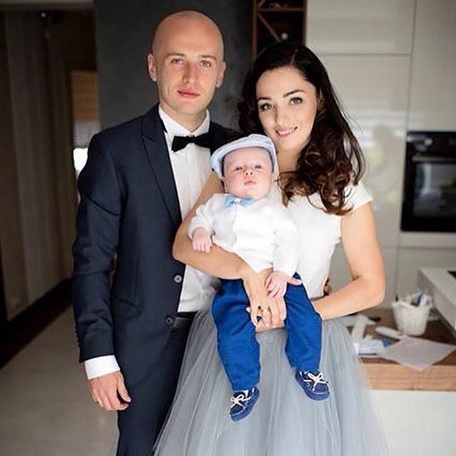 Michał Pazdan z żoną Dominiką i synem