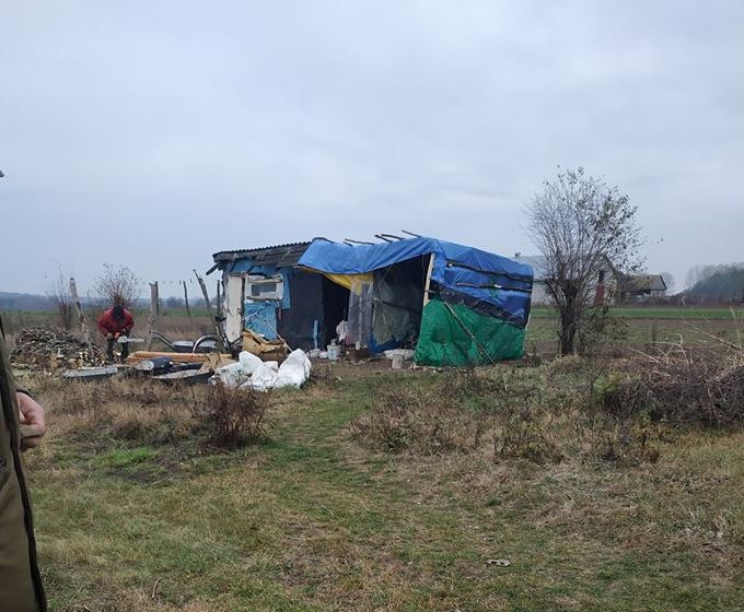 Pan Bogdan mieszka w baraku. Jedyne czego się boi, to przeniesienia do noclegowni