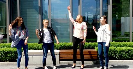 Magda Gessler Perfume Dance podbija internet. Odtwarzamy jej taniec krok po kroku!