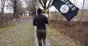 Z flagą ISIS przez niemiecką granicę. Internauta ośmieszył służby