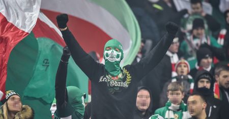 Wiosna Biedronia kontra kibice. "Przeproście gejów i lesbijki!"