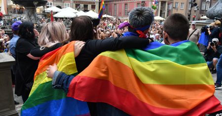 Miasta solidaryzują się z Białymstokiem po Marszu Równości. Tłumy ludzi w Gdańsku
