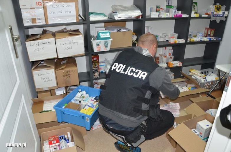 Mafia lekowa. Policja zatrzymała 16 osób zamieszanych w nielegalny handel lekami.