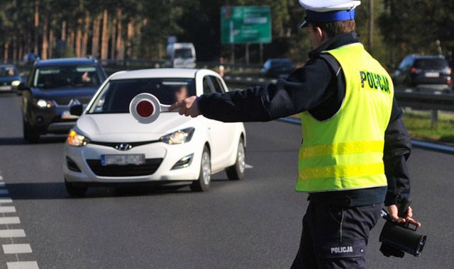 Zarzuty dla policjantów, którzy dali się skorumpować ciastkami