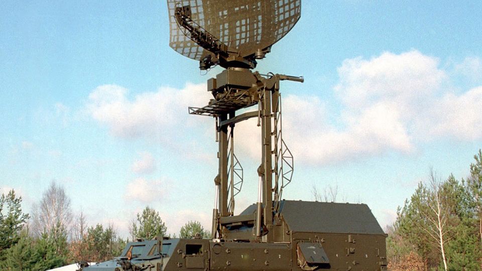 Radar przeciwlotniczy może poruszać się jak czołg.