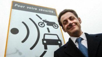 Nicolas Sarkozy przy punkcie kontroli radarowej