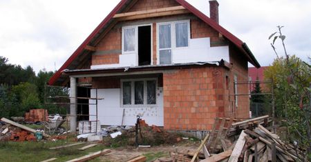 Rząd dopala program Czyste Powietrze. Remontujesz dom? Państwo da ci nawet kilkadziesiąt tysięcy złotych