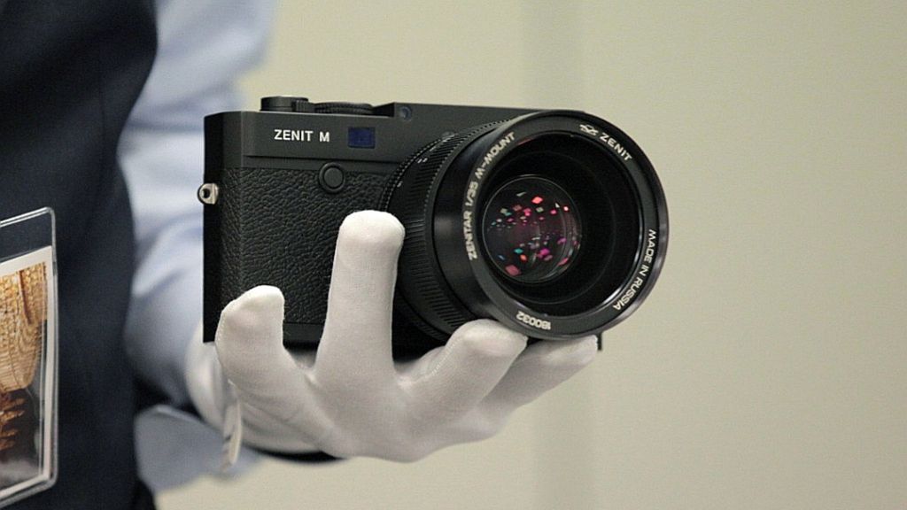 Zenit powraca! We współpracy z Leicą powstał pełnoklatkowy Zenit M 1