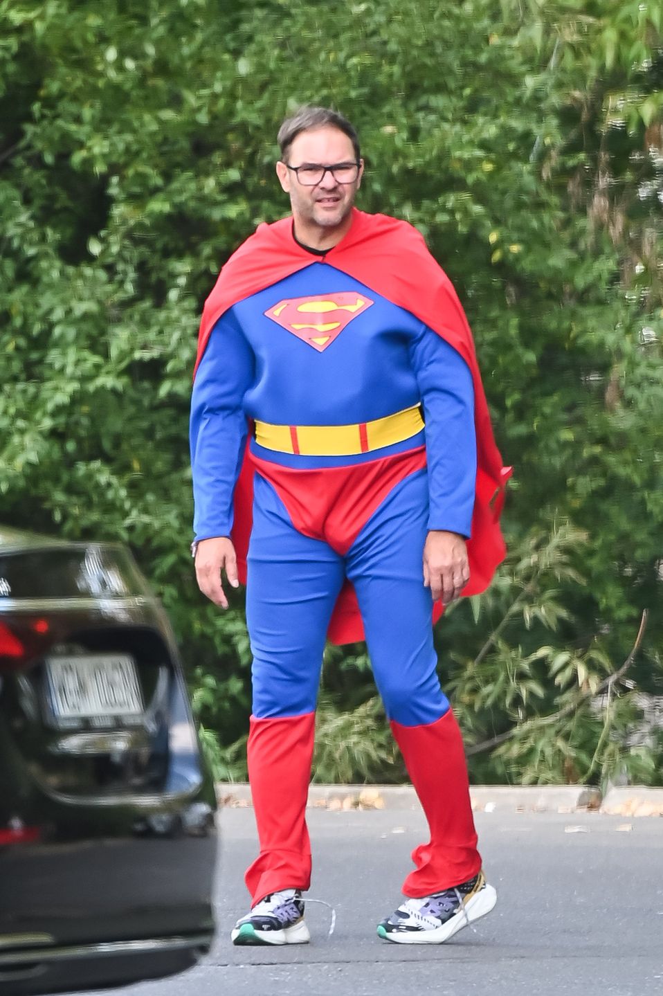 Tomasz Karolak paraduje w kostiumie Supermana