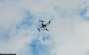 Dron spadł na teren jednostki wojskowej. Jest komunikat